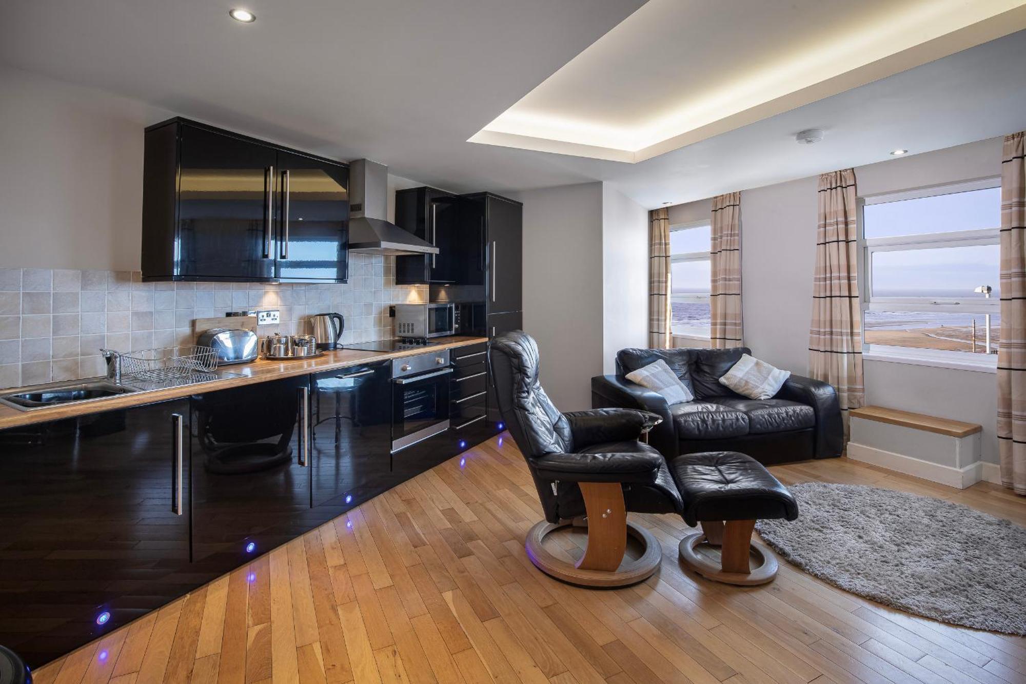 Granada Apartments Queens Mansions * Blackpool