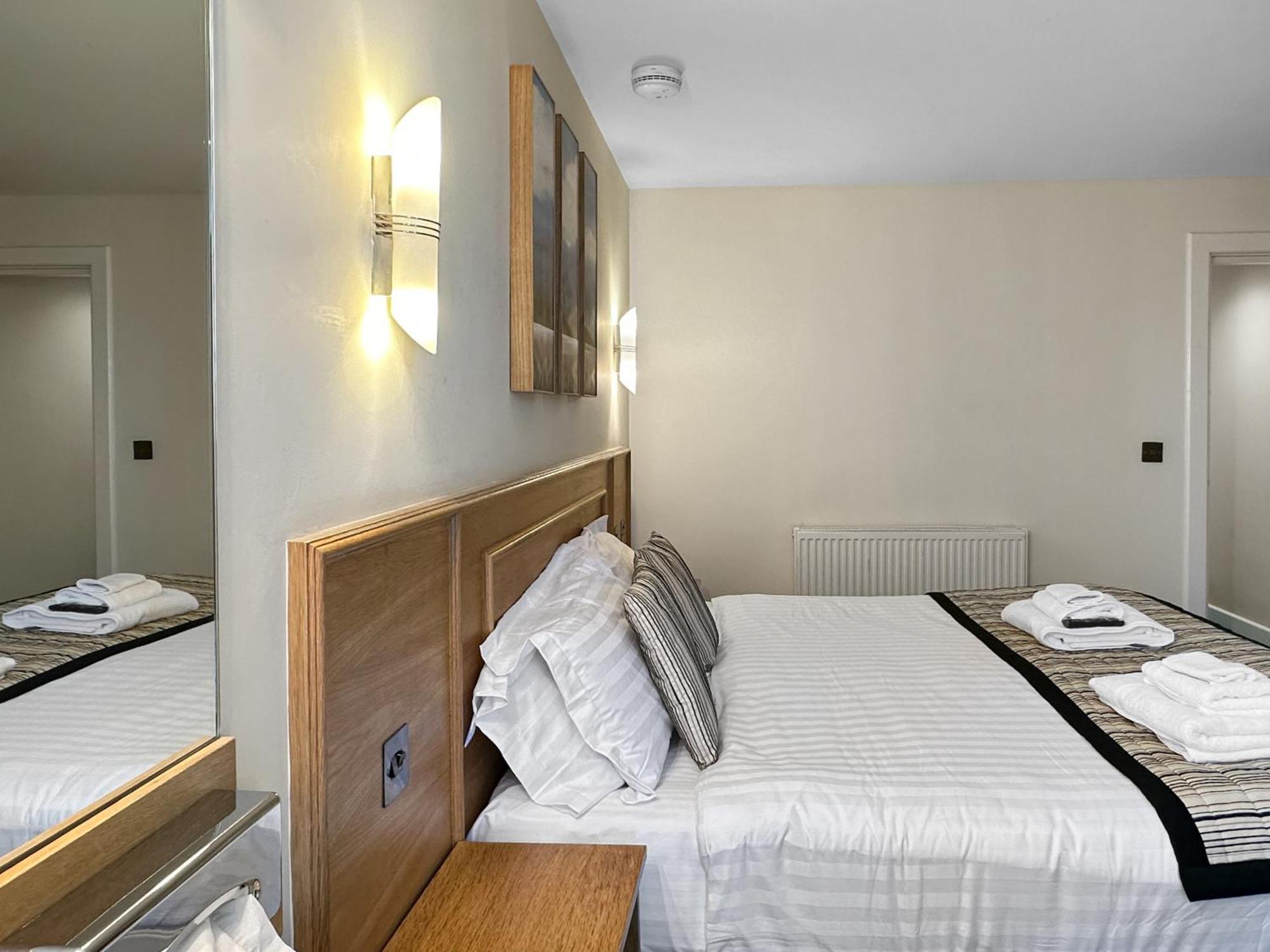 Granada Apartments Queens Mansions * Blackpool